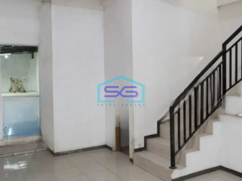 Disewakan Ruko 3 Lantai Luas Tanah 177 m² Lokasi Blimbing Malang