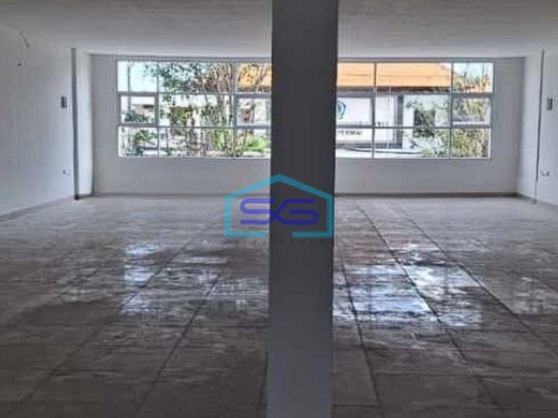Disewakan Ruko Gandeng Parkiran Luas Jalan Utama Dalung Bali Luas 400m2
