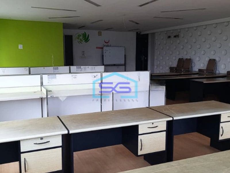 Disewakan Ruko Gandeng – Posisi Hoek, Kebon Jeruk Jakarta Barat LB 660m2