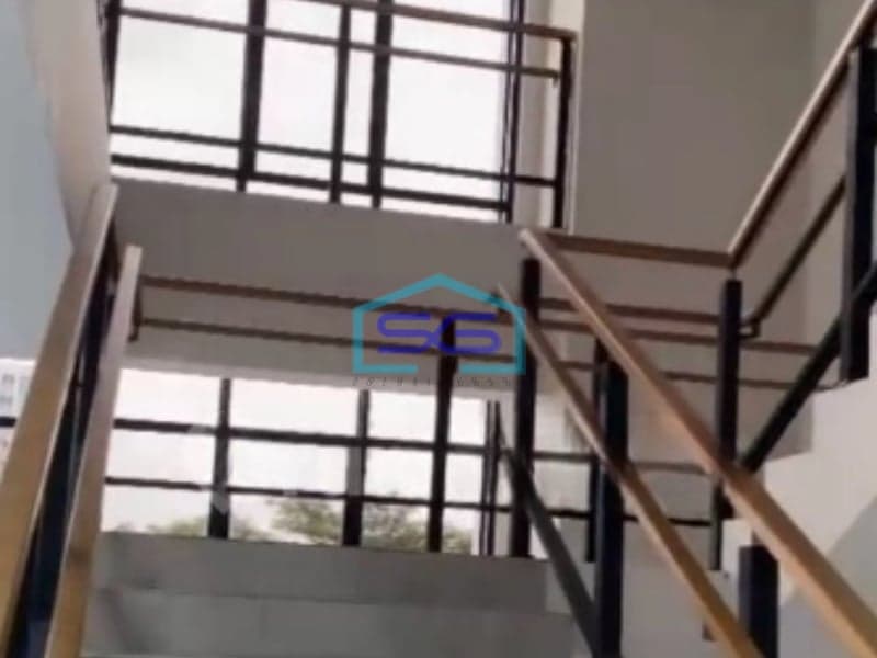 Dijual Gedung Kantor di Teluk Naga Tangerang LB 1728m2