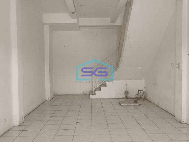 Disewakan Ruko Wiyung Surabaya 3 Lantai LB 150m2