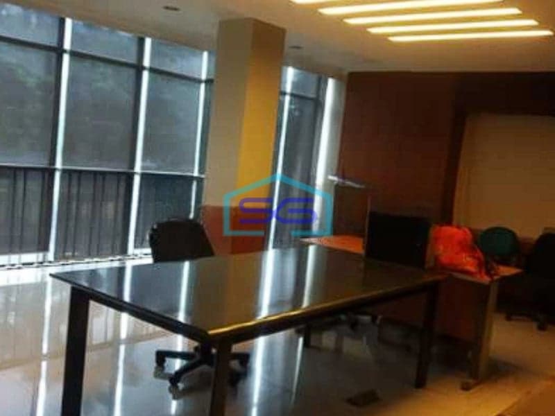 Disewakan Gedung Lokasi Strategis Ada Lift Barang di Cideng Jakarta Pusat LB 720m2