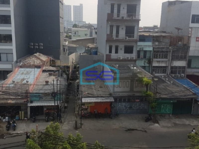 Dijual Ruko Lokasi di Jalan Besar Jembatan Lima Jakarta Barat LB 224m2
