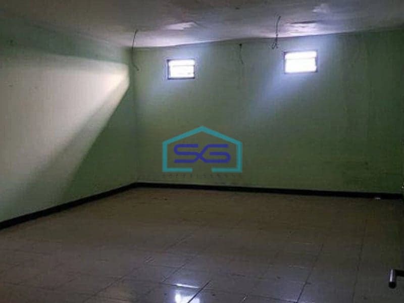 Disewakan Ruko Besar 3 Lantai Di Medan Satria Bekasi. Perlu Renovasi Sedikit