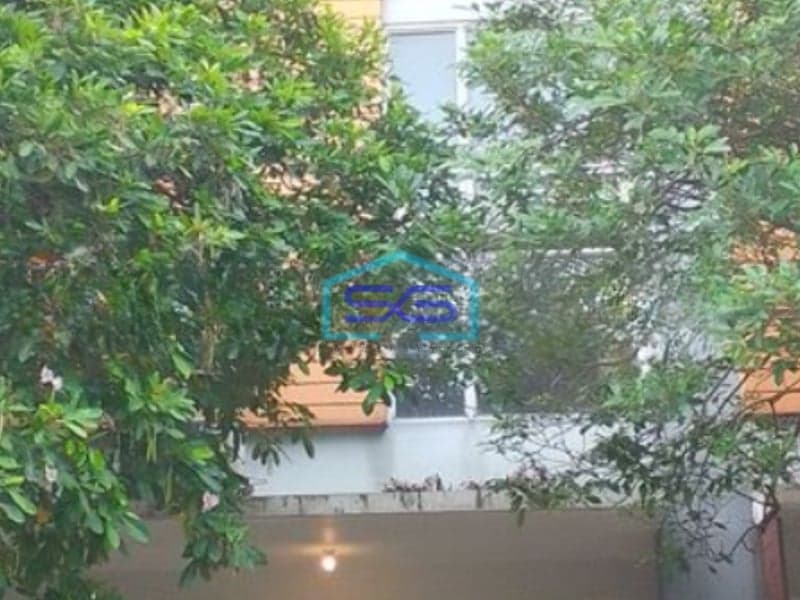 Di sewakan ruko 3 lantai di ci di Cinere believiue Jakarta Selatan Luas Bangunan  150 m²