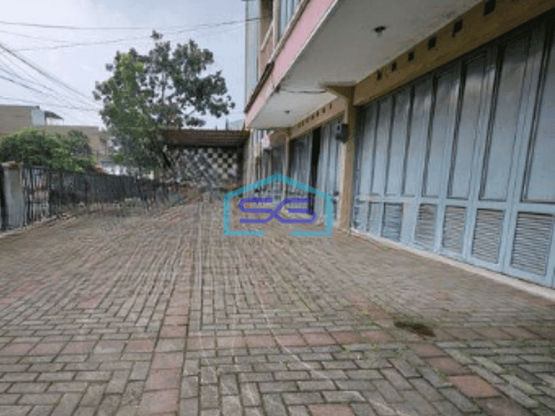 Disewakan Ruko 3 Lantai Luas Tanah 120 m² di Holis Cigondewah Bnadung Lokasi Strategis