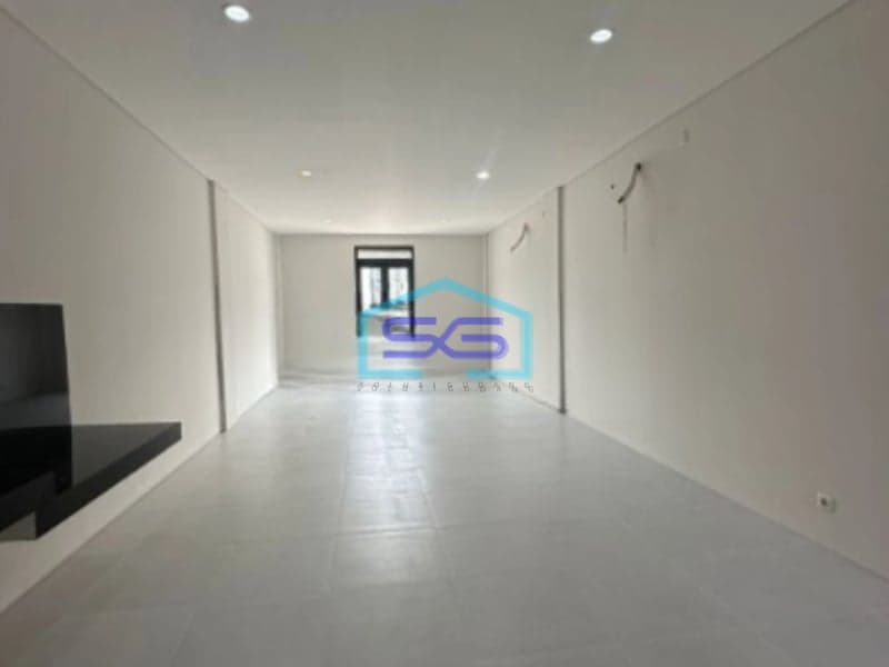 Disewakan Ruko 3 Lantai Luas Bangunan 204 m² Lokasi di Wiyung Surabaya