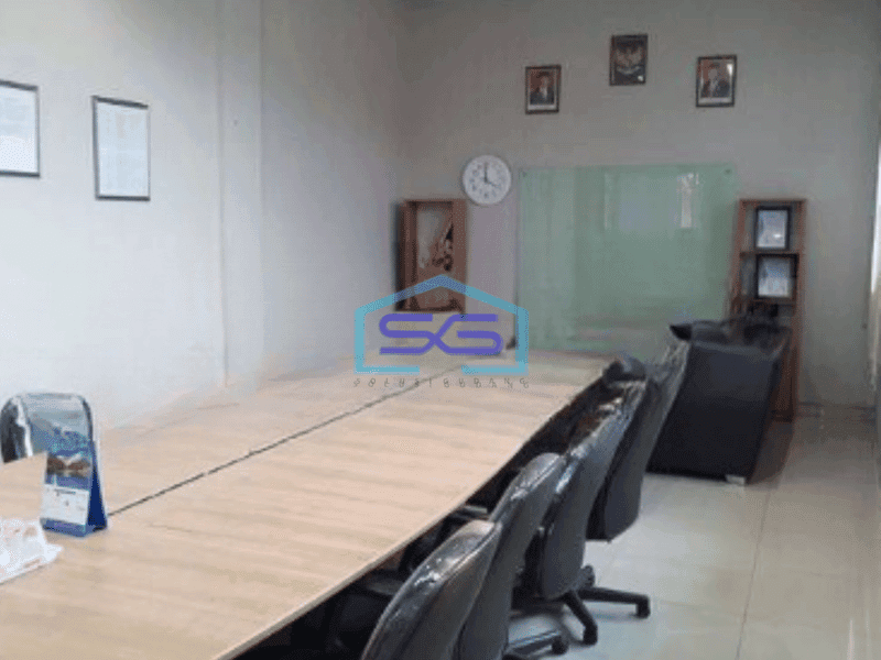 Dijual Cepat PabrikSiap Huni Luas Bangunan  1000 m² di Karawang Barat