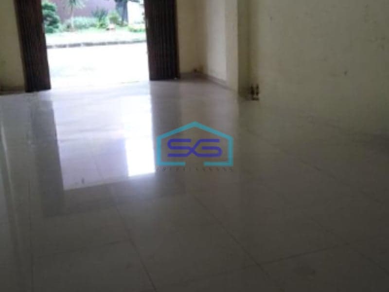 Disewakan Ruko Luas Bangunan  270 m² Parkir Luas di Daan Mogot Jakarta Barat