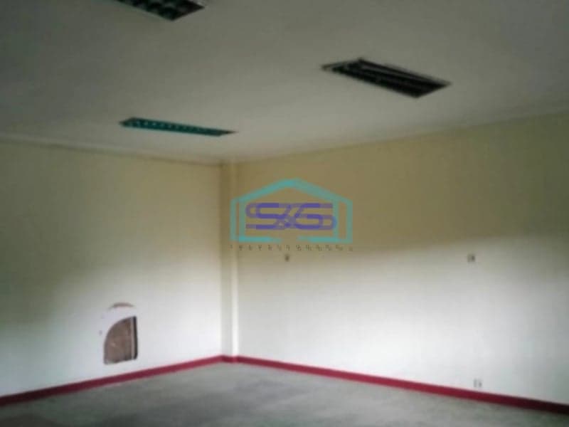 Dijual Gudang Luas Tanah 900 m² Lokasi di Jababeka Bekasi