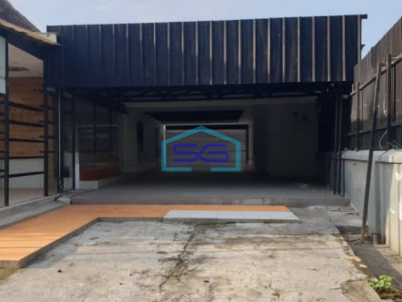Disewakan Ruang Usaha Strategis Akses Jalan Lebar Dekat Solo Paragon LB 400m2