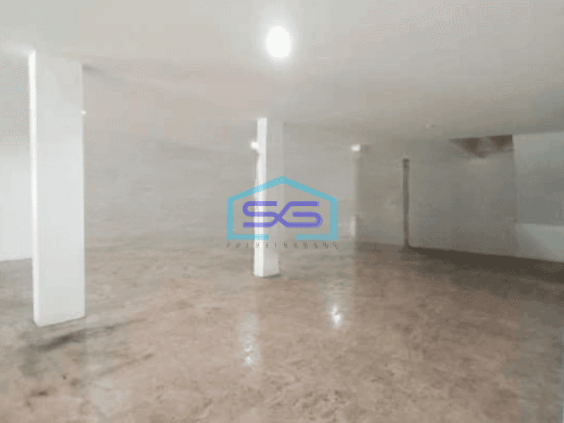 Disewakan Ruko 2 Lantai Luas Bangunan  400 m² di Kebon Jeeruk Jakarta Barat