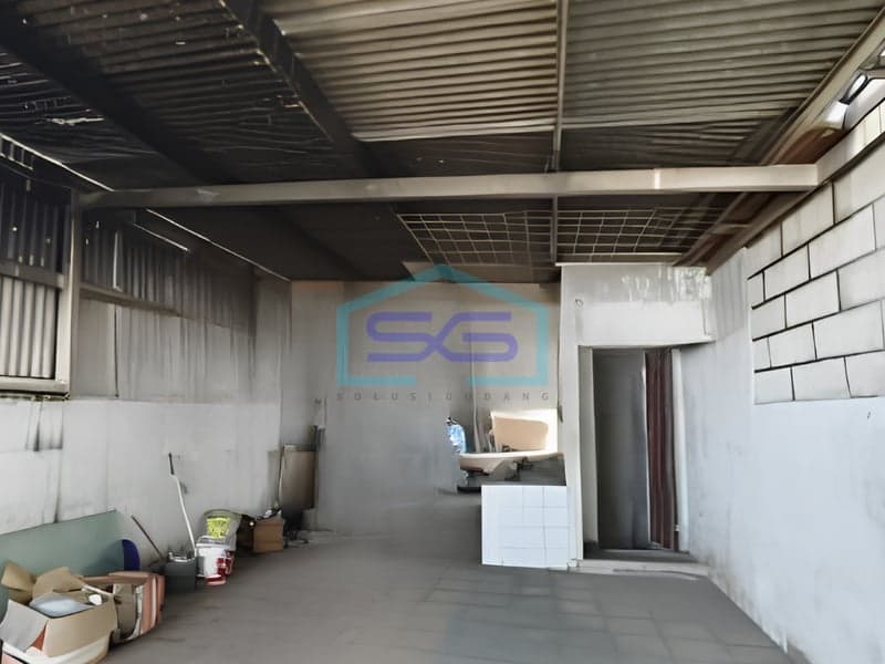 Spacious 375 sqm Commercial Building for Rent in a Strategic North Jakarta Location