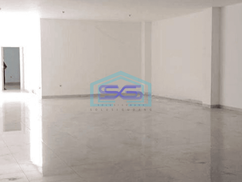 Disewakan ex Showroom bisa jadi Gudang di jl Riau Bandung