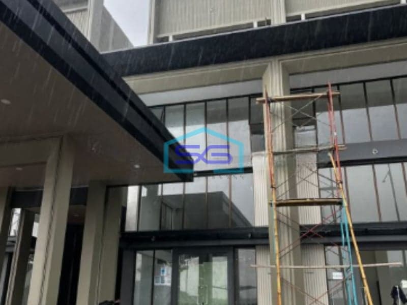 Disewakan Ruko Hoek Baru Siap Pakai Strategis High Ceiling Gading Serpong Tangerang LB 320m2