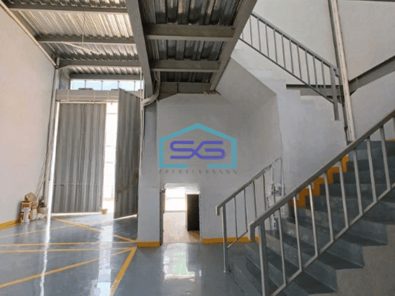 Disewakan Gudang Ada Kantor Luas Bangunan 687 m² Lokasi Strategis di Kalideres Jakarta Barat