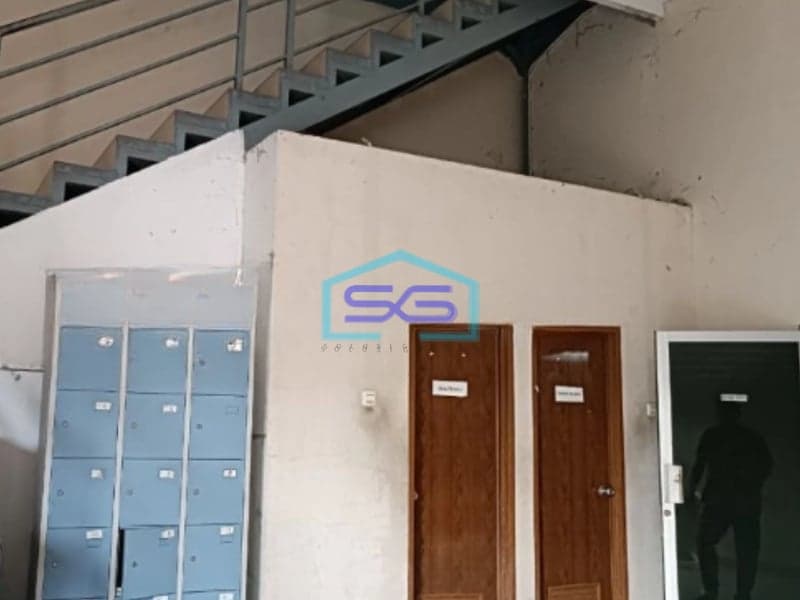 Disewakan Gudang Ada Lift Barang Luas Bangunan 2000 m² Lokasi di Bekasi