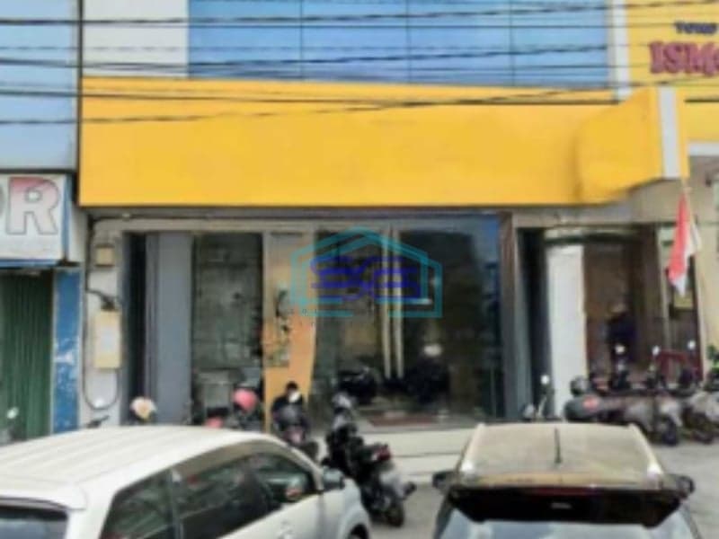 Disewakan Ruko 3 Lantai Kawasan Niaga Di Pasar Legi Banjarsari Solo LB 300m2