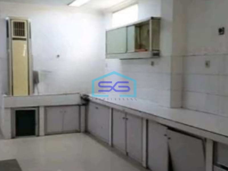 Disewakan Ruko Komersil Besar di Jalan Utama Di Kramat Jati jakarta Timur LB 600m2