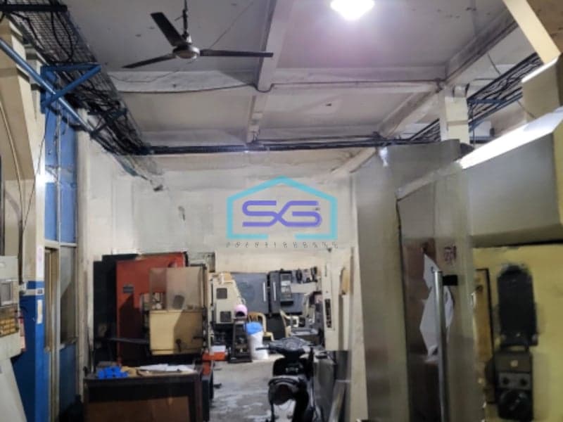 Dijual Pabrik Luas Tanah  537 m² Lokasi Strategis di Cengkareng Jakarta Barat