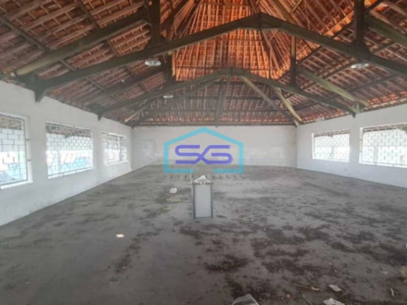 Disewakan Gedung Super Strategis Ex Bank di Jalan Veteran Solo LT 2580m2