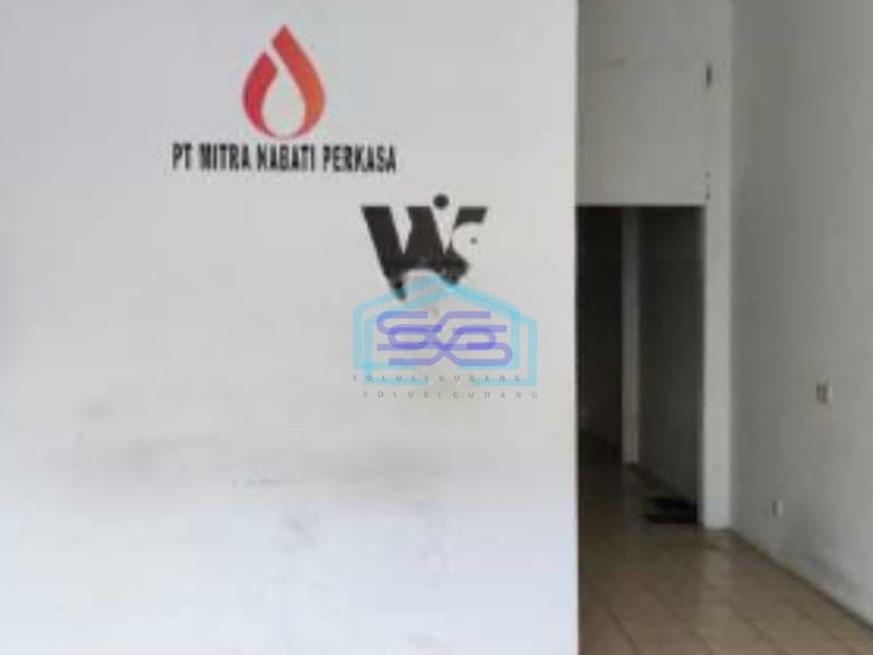 Disewakan Ruko 2 Lantai Siap Pakai Di Lokasi Sangat Strategis Serpong Utara Tangerang Selatan Luas Bangunan  125 m²