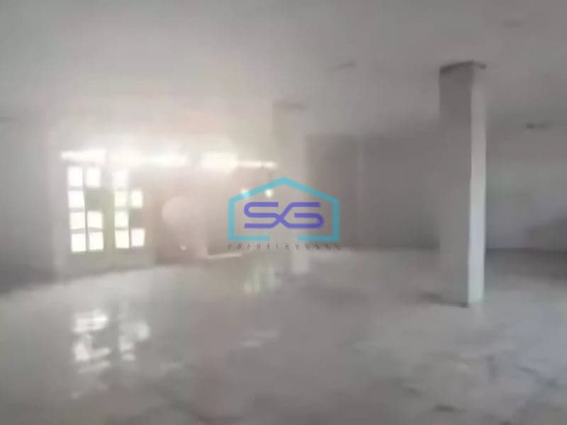 Disewakan Ruko Strategis 2 Lantai Luas 460m2 Lokasi Solo Baru