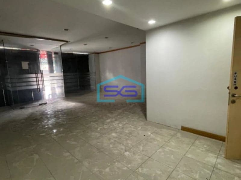 Disewakan Ruko 3 Lantai Kawasan Niaga Di Pasar Legi Banjarsari Solo LB 300m2