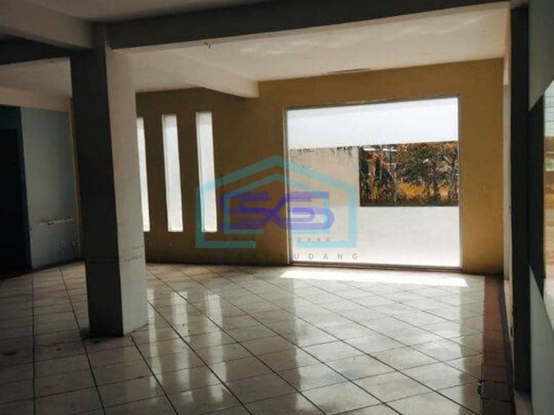 Gedung Disewakan Dengan Akses Parkir Luas di Padangsambian