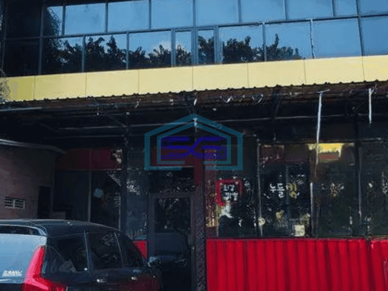 Disewakan ruko tiga setengah lantai di kota surabaya