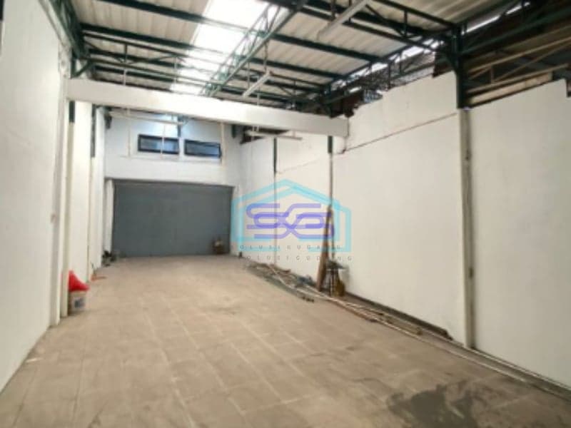 Disewakan Ruko Luas Tanah  215 m²  Lokasi di Cempaka Putih Jakarta Pusat