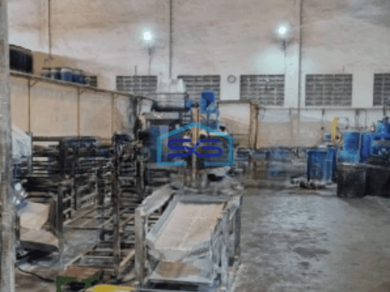 Dijual Gudang di Raya Kedamaean Gresik Dekat Driyorejo Kebomas Luas Bangunan 2500 m²