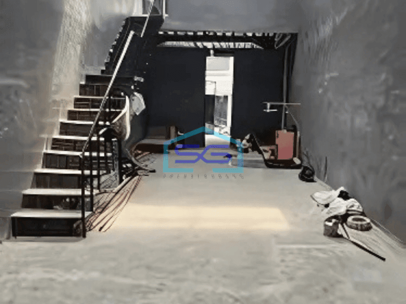 Disewakan Ruko Atau Gudang Baru Luas 100 m² Posisi Hook Dekat Menteng Jakarta Pusat