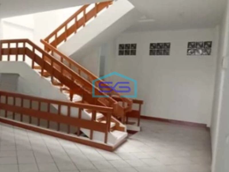 Disewakan Ruko 3 Lantai di Jalan Pungkur Regol Bandung Luas Bangunan 180m2