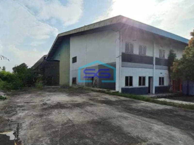 Disewakan Gudang Luas Bangunan  1000 m² Lokasi Strategis di Karawang