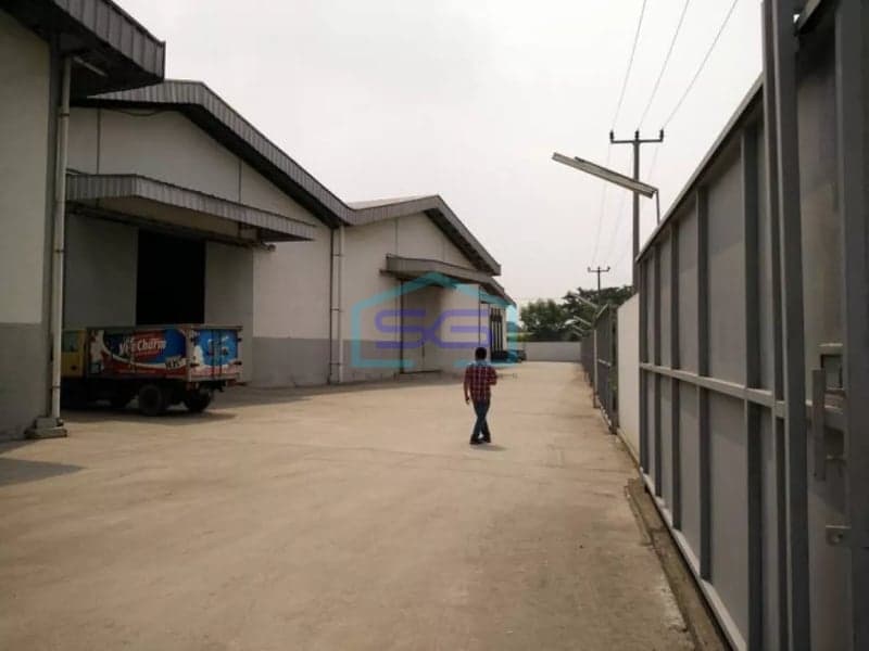 Disewakan gudang di narogong luas 8000m