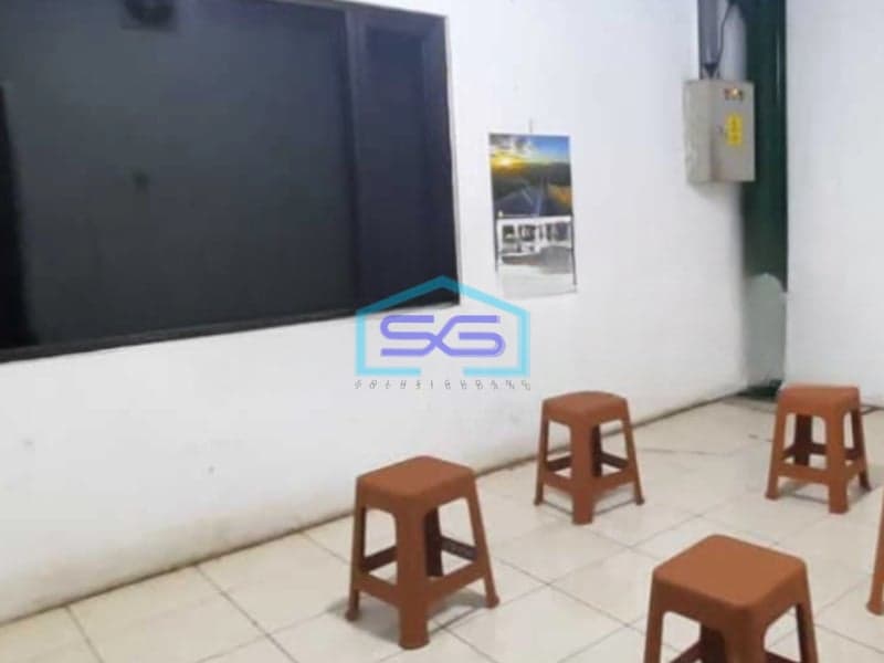 Dijual Gudang Ada Kantor Siap Pakai Luas Bangunan 2600 m² di Semarang