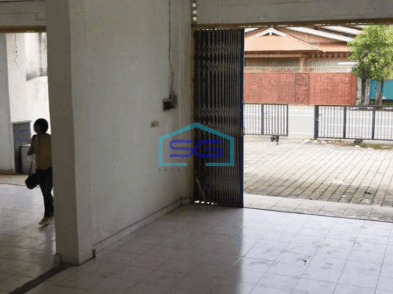 Disewakan ruko gandeng 2 lantai dengan parkiran besar di Denpasar Bali