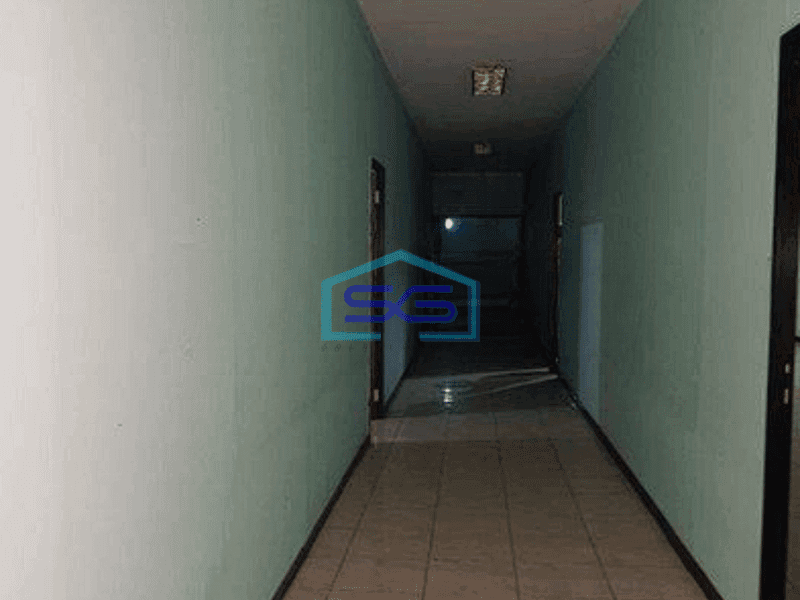 Disewakan Gedung Ruko Pinggir Jalan Raya Akses Toll di Jl Bekasi Barat LT 1000m2