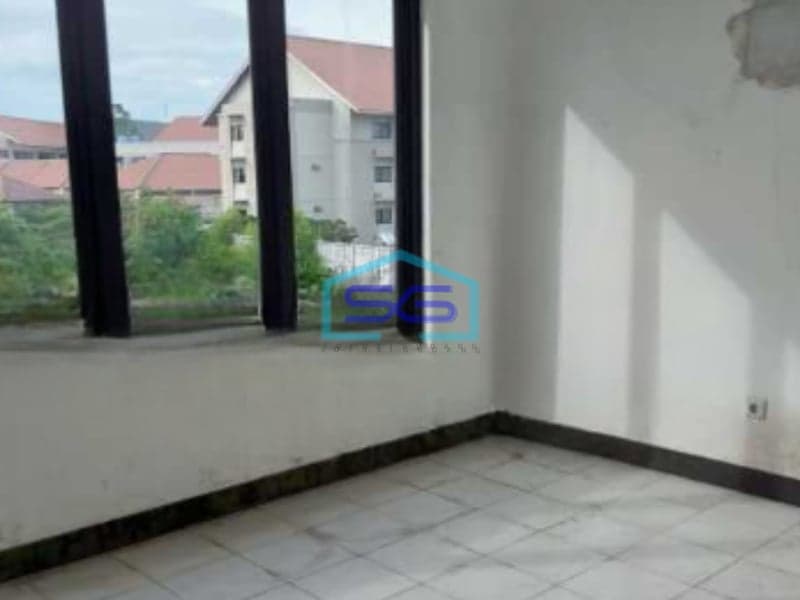 Disewakan Ruko Lokasi Strategis Pinggir Jalan Raya di Kalideres Jakarta Barat