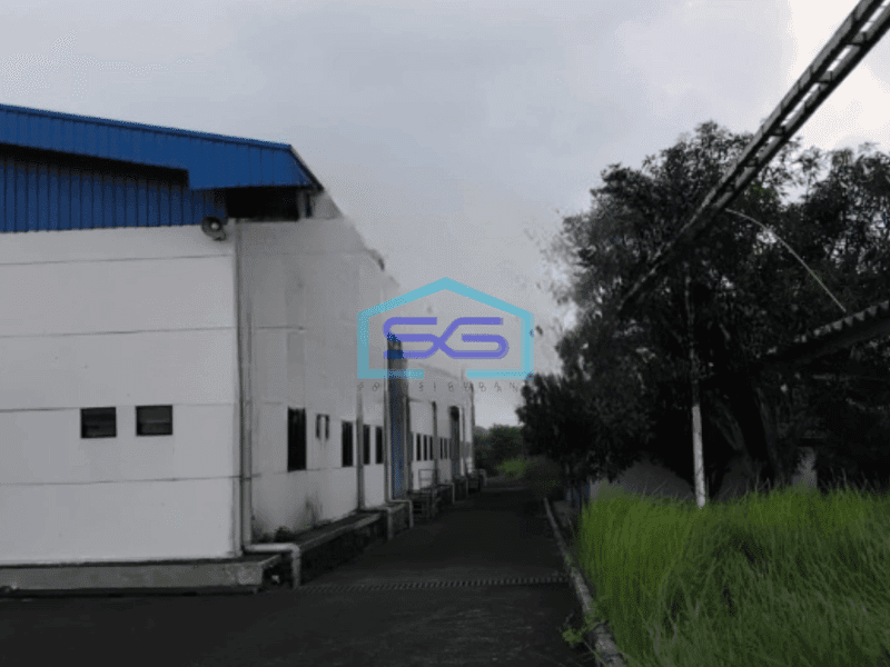 Dijual Gudang Bekas Pabrik Luas Bangunan 5000 m² di Ciampel Karawang