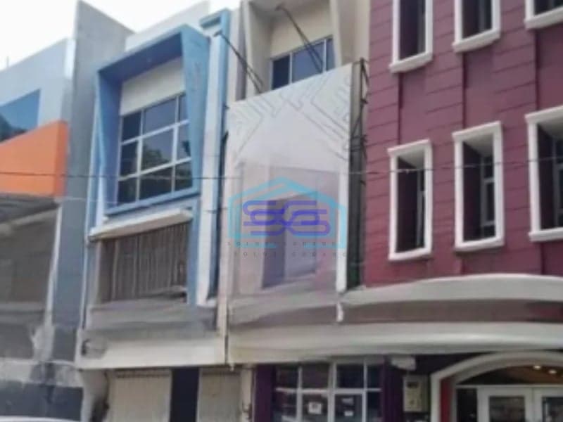 Disewakan Ruko 3 Lantai Luas Tanah 177 m² Lokasi Blimbing Malang