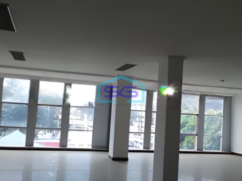 Dijual Ruko Gandeng di Jalan Besar Jakarta Barat Luas Bangunan 702m2