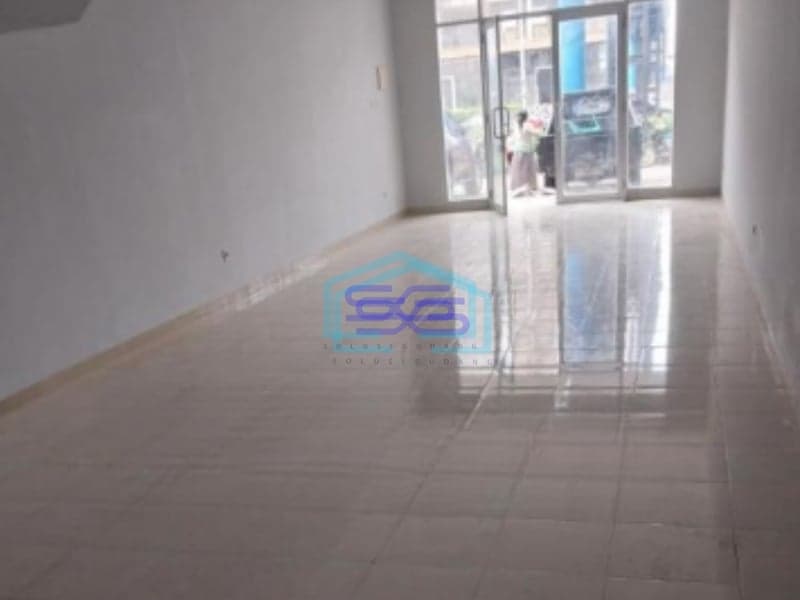 Disewakan Ruko Mendrisio Lokasi Ramai Gading Serpong Tangerang Luas Bangunan  250 m²