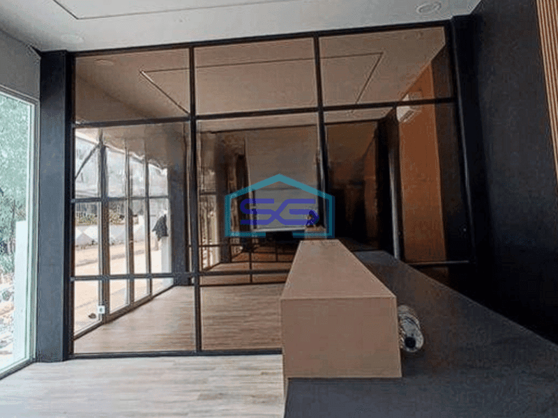 Disewakan gudang + kantor bagus siap pakai di Kalideres