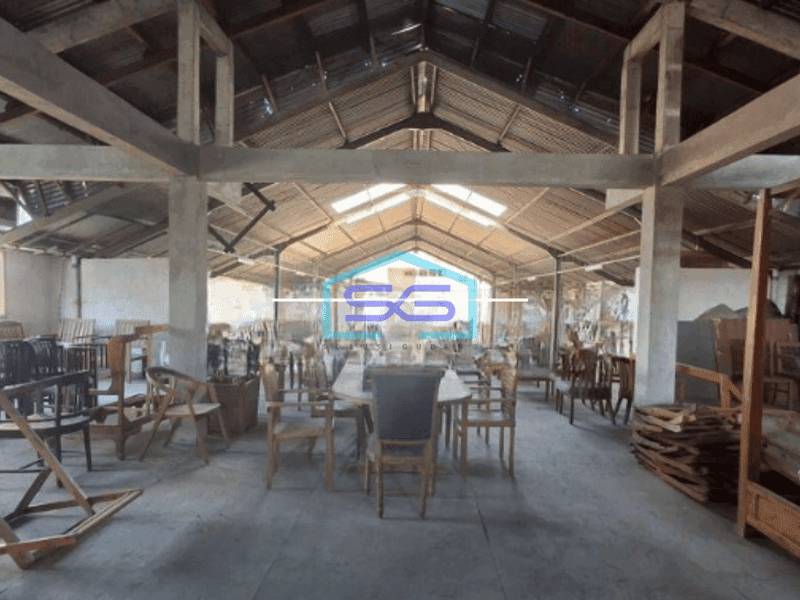 Disewakan tempat usaha bonus parkiran extra luas di jalan utama by pass Kuta Bali