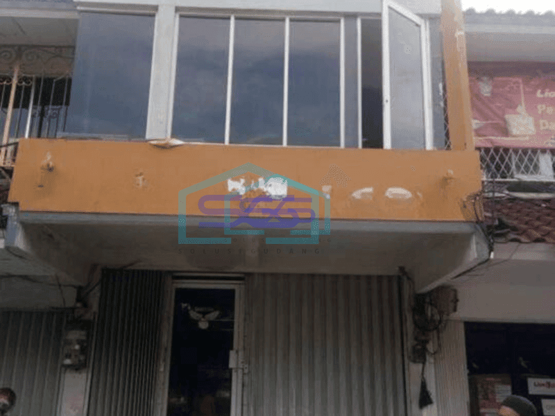 Dijual Ruko 2 1/4 lantai , sudah Renovasi, tinggi dari jalanan