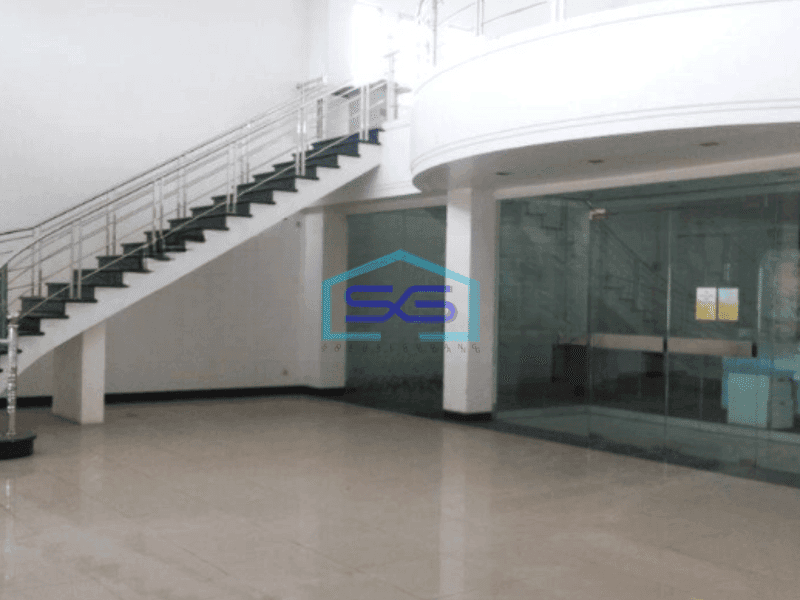 Disewakan Gedung Kantor Lokasi Strategis di Surapati Bandung Luas Tanah 995 m²