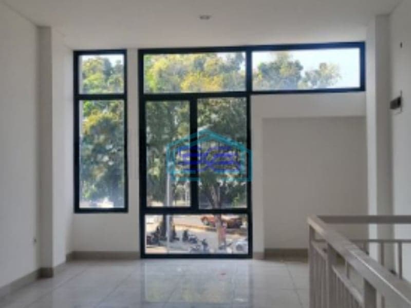 Disewakan Ruko 2 Lantai Siap Huni Posisi Terdepan Hadap Jalan di BSD Tangerang