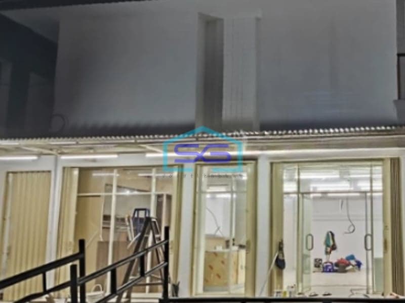 Dijual Ruang Usaha Ex Indomaret di Jl Kompas Palmerah Jakarta Barat 2 Lantai LB 480m2
